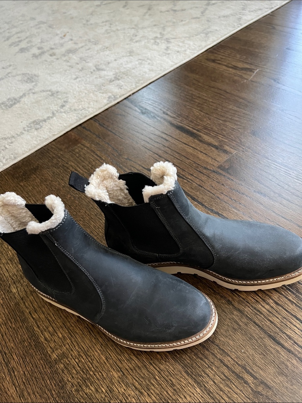 Alpine Design Chelsea Boots - Black/White, size 9.5, NWOB